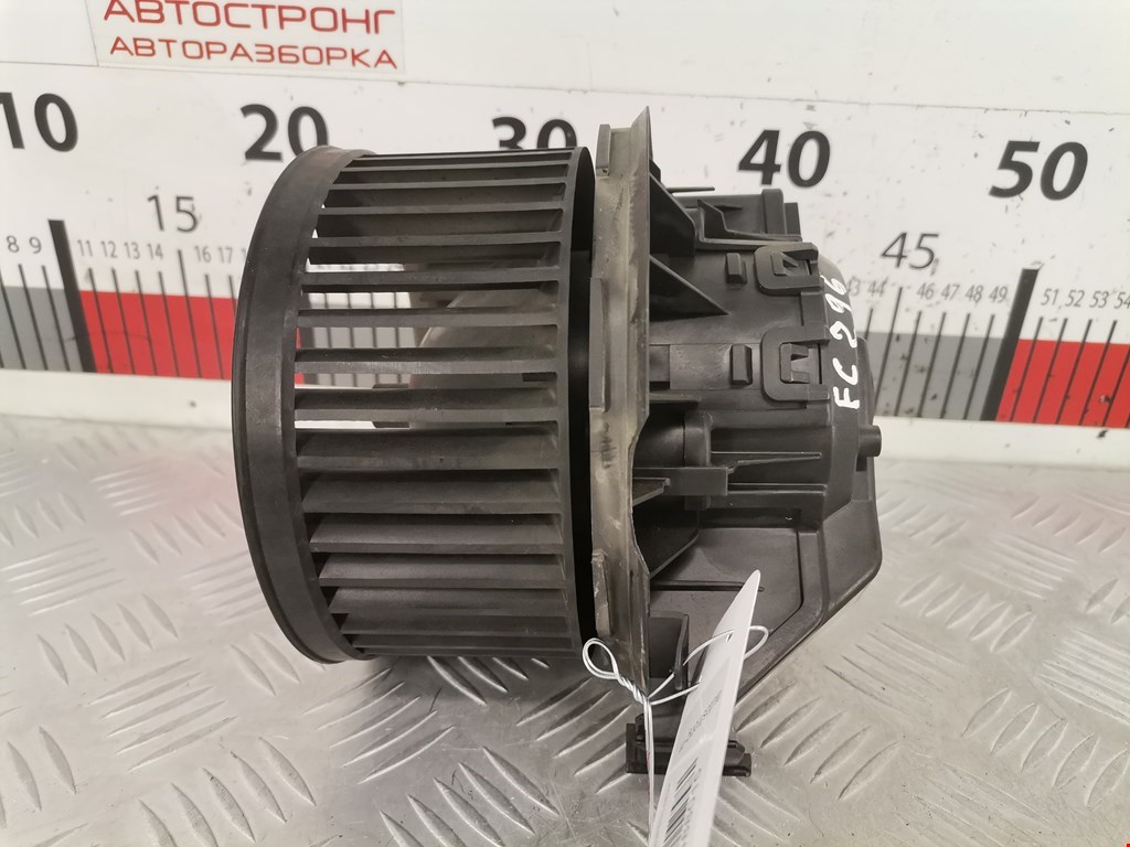 Моторчик (мотор) отопителя салона FORD Fiesta 2008-2012