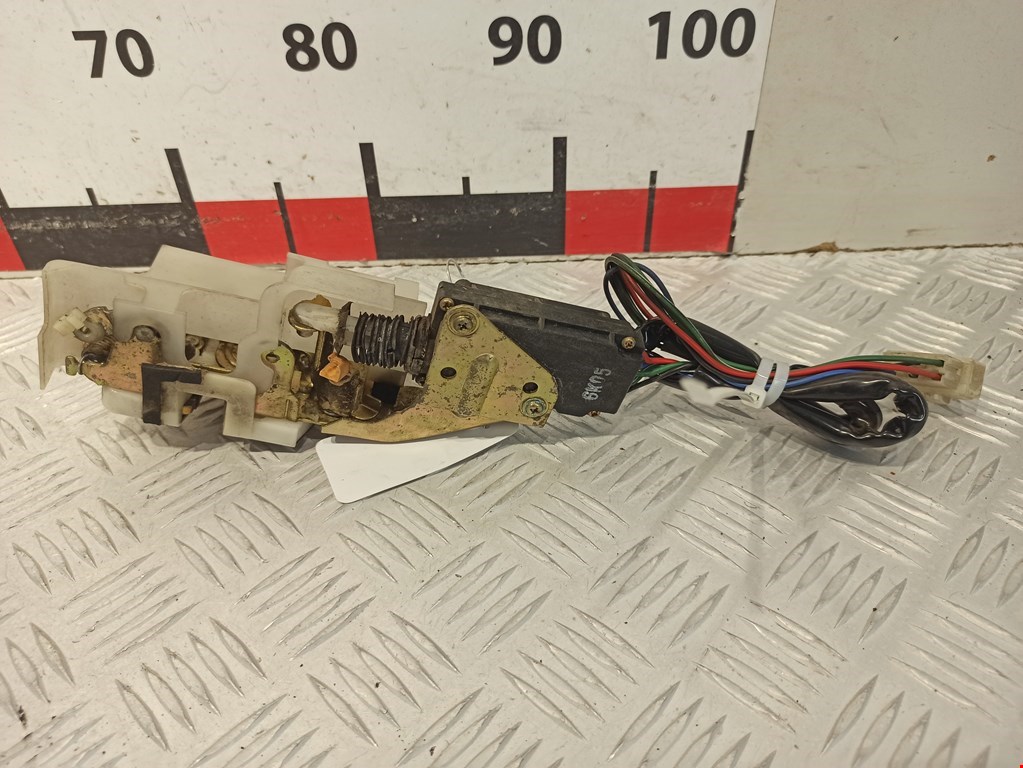 Замок двери передней левой MAZDA 323 BA 1994-1998
