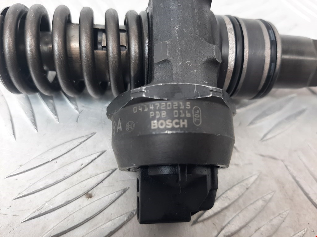 Форсунка дизельная электрическая VOLKSWAGEN Passat B6 2005-2011