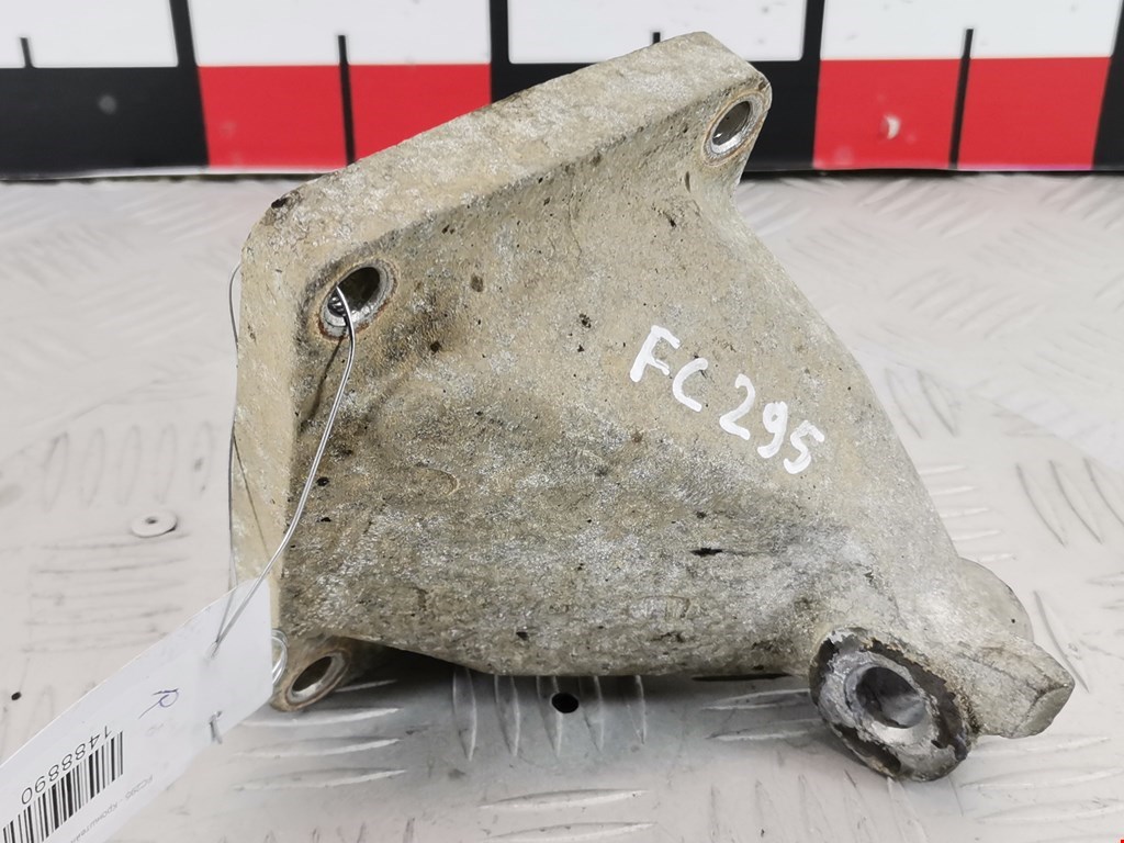 Кронштейн (крепление лапа) двигателя SsangYong Rexton 1 (Y200) (2001-2006)