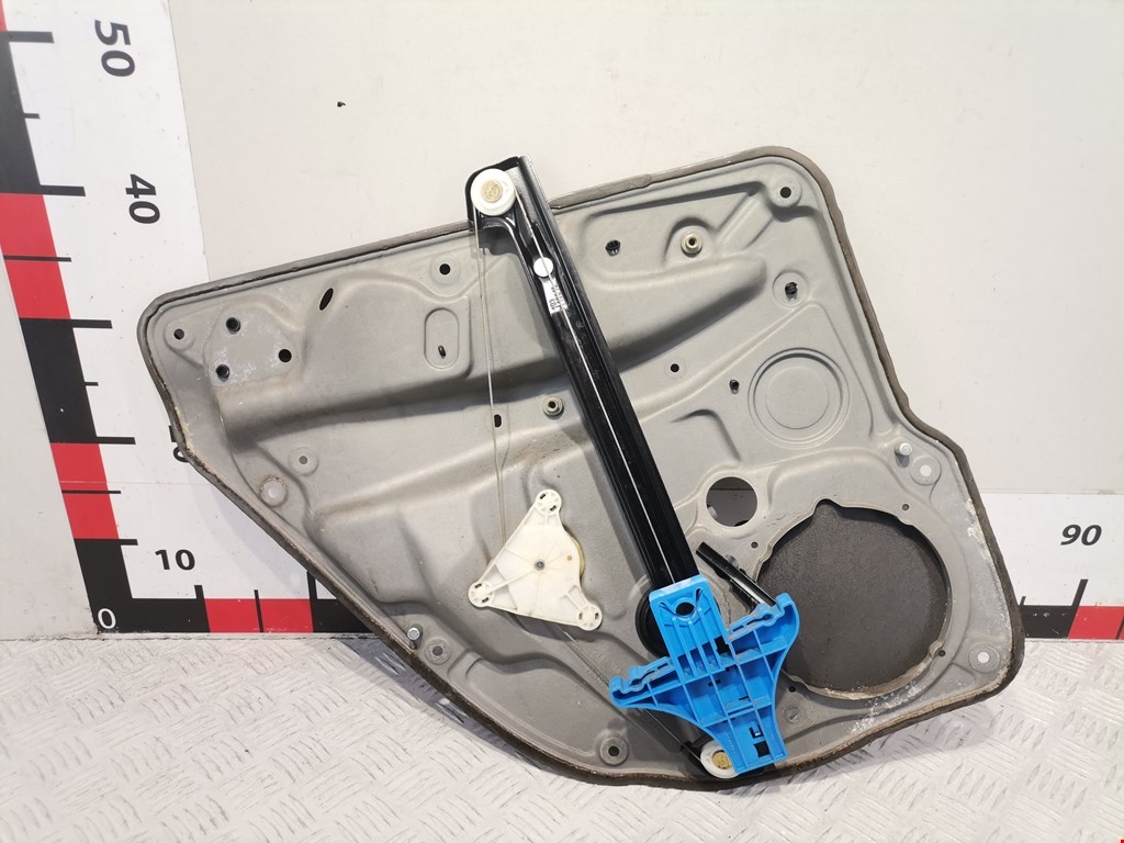 Стеклоподъемник задний правый VOLKSWAGEN Bora 1998-2005