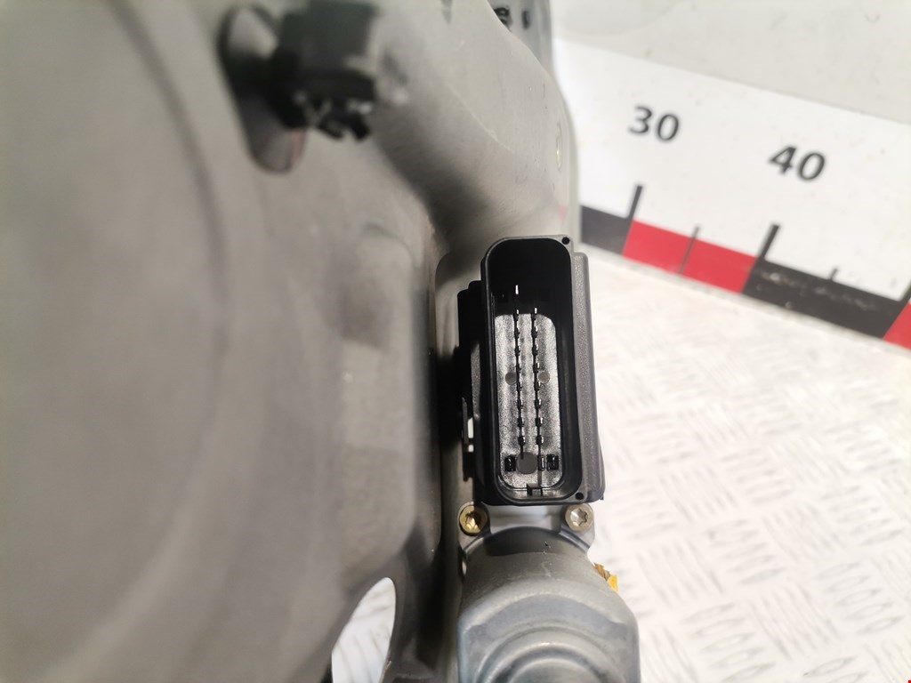 Стеклоподъемник задний правый VOLKSWAGEN Bora 1998-2005