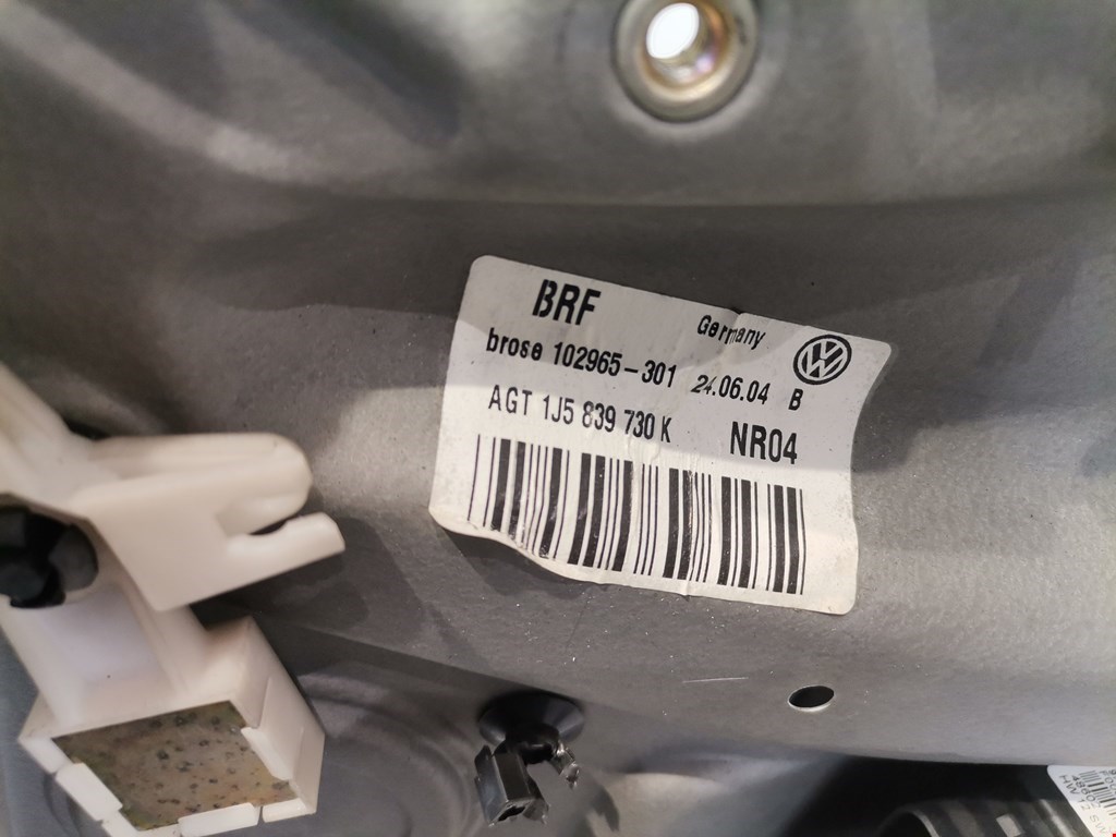 Стеклоподъемник задний правый VOLKSWAGEN Bora 1998-2005