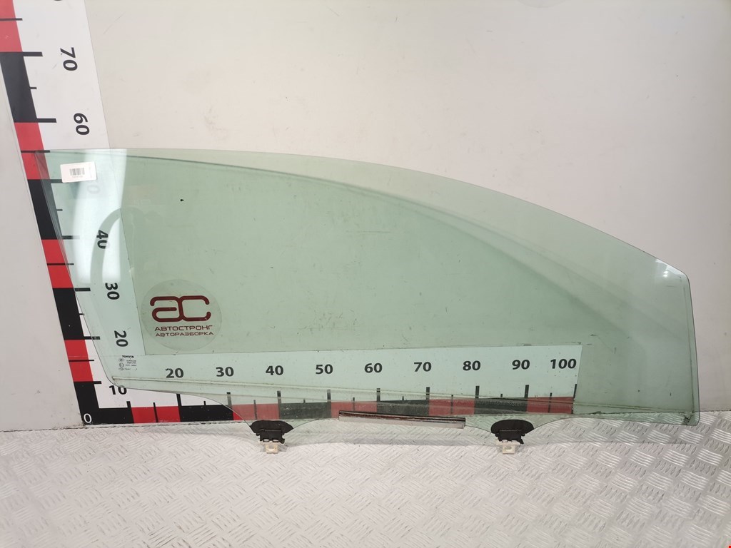 Стекло двери переднее правое TOYOTA Auris E150 2006-2012