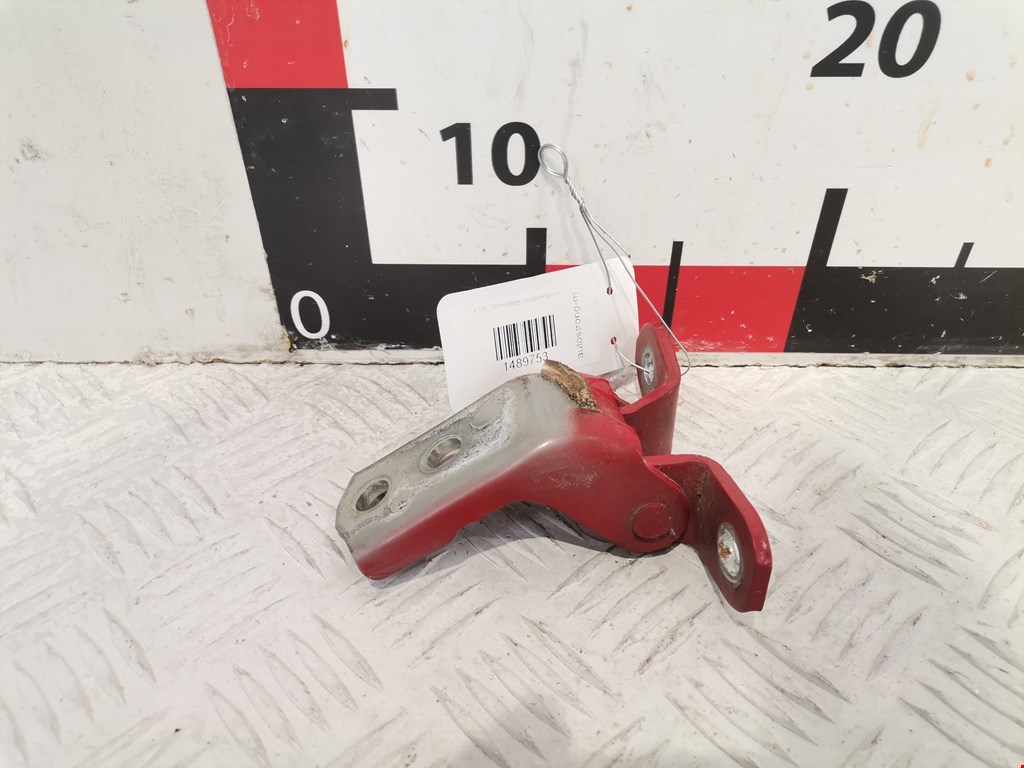 Петля двери передней правой Toyota Yaris 2 (2005-2011)