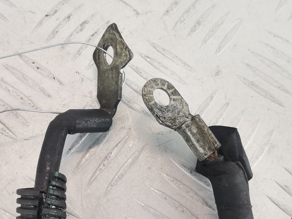 Клемма аккумулятора (минус) - RENAULT Laguna 1993-2000