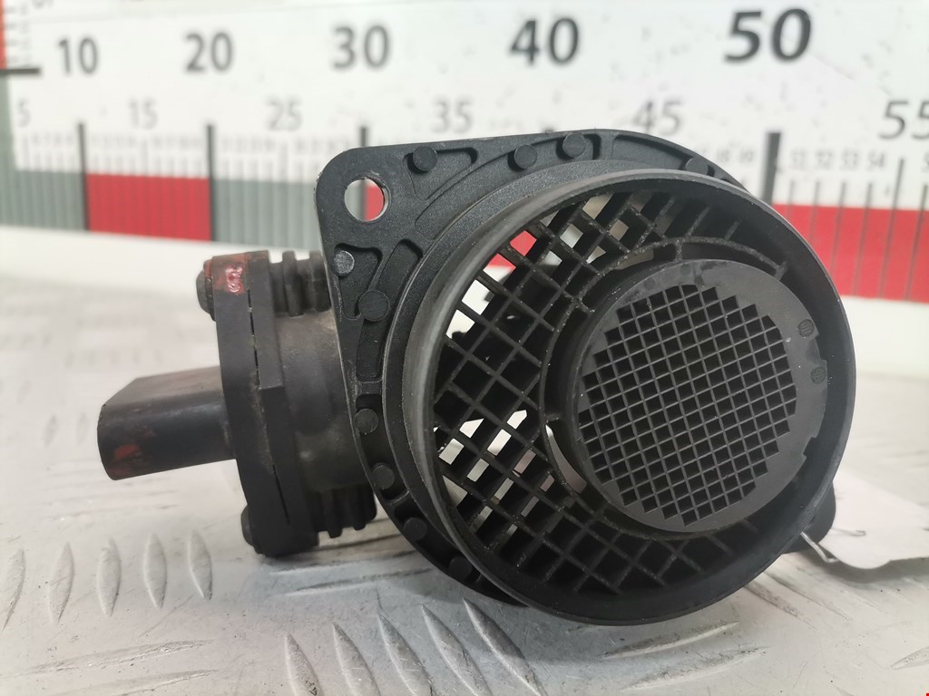 Расходомер воздуха (массметр, датчик ДМРВ) VOLKSWAGEN Golf IV 1997-2003
