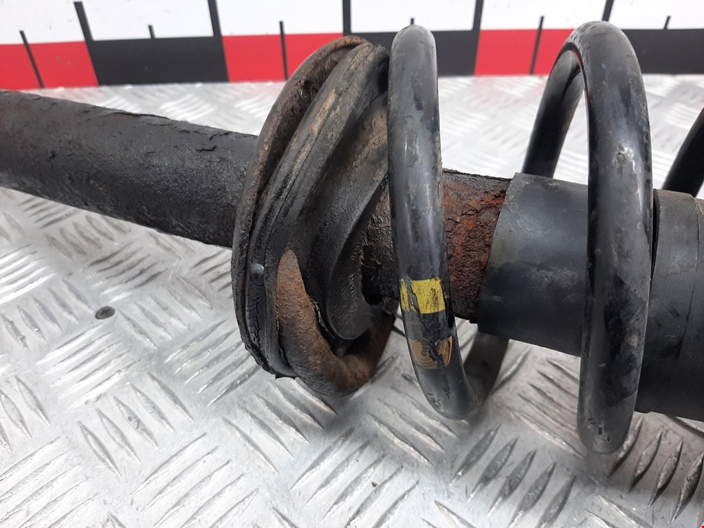 Амортизатор передний левый VOLKSWAGEN Passat B5 1997-2005