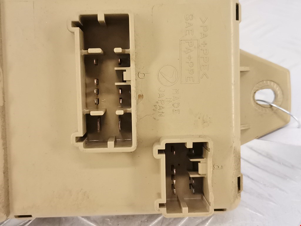 Датчик уровня в бачок омывателя SUBARU Forester I 1997-2002