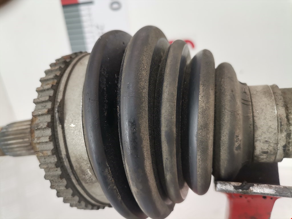 Полуось (привод, приводной вал) передняя левая CITROEN Xantia 1993-2002