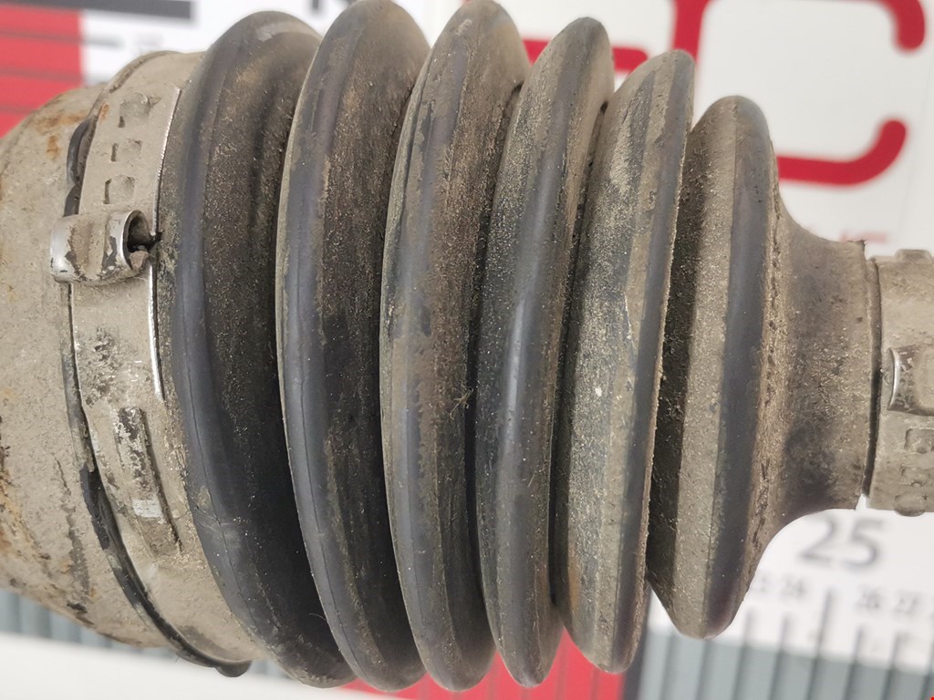 Полуось (привод, приводной вал) передняя правая FORD Fiesta 2008-2012