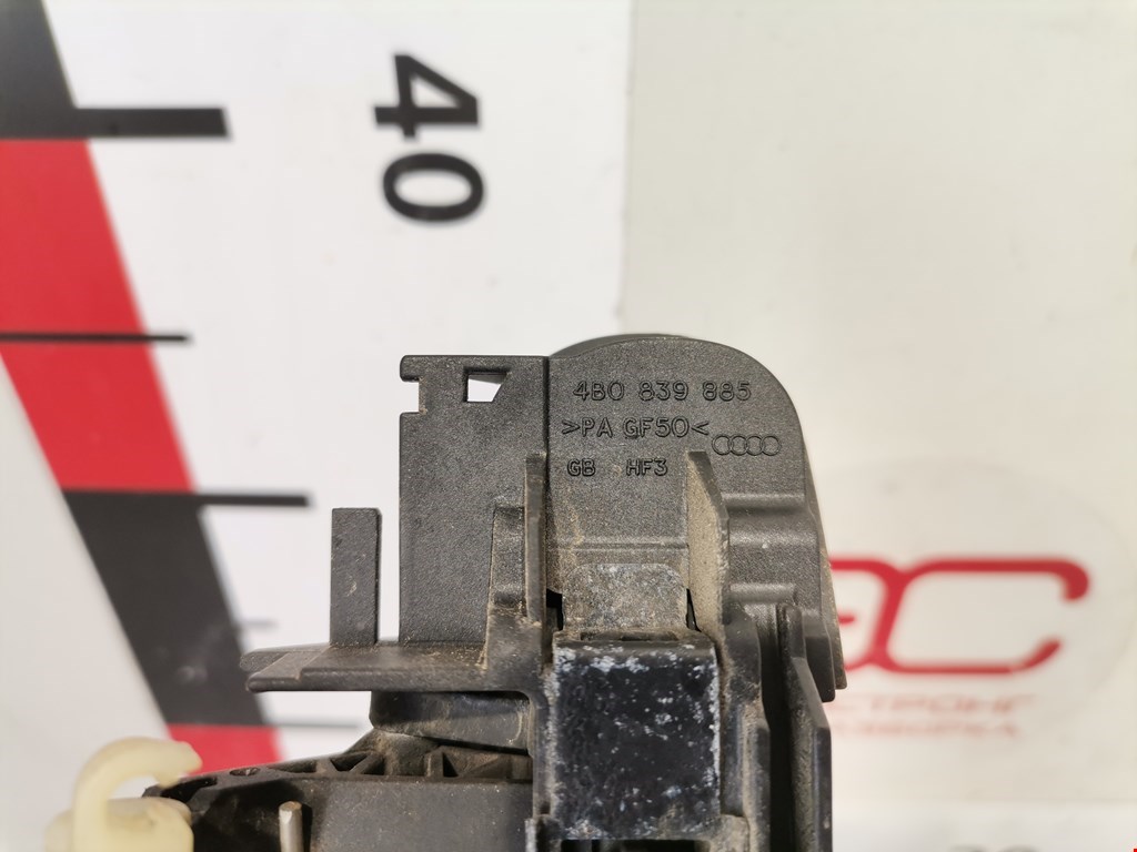 Ручка двери передней наружная правая AUDI A4 B6 2001-2005