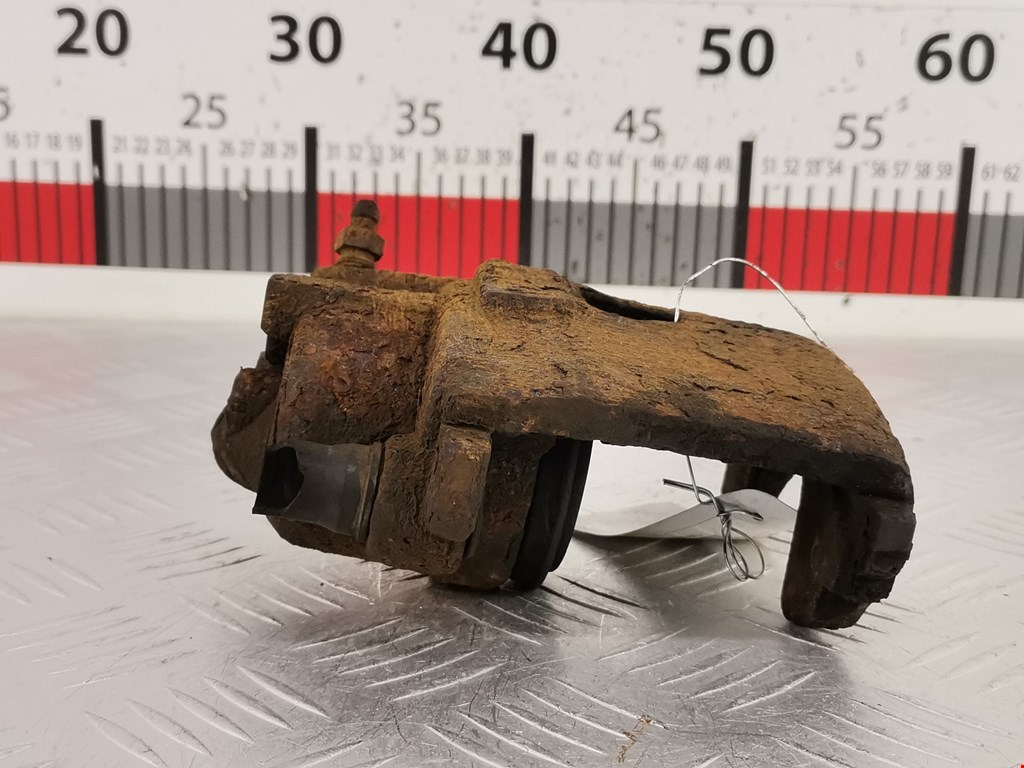 Суппорт передний левый VOLKSWAGEN Golf III 1991-1997