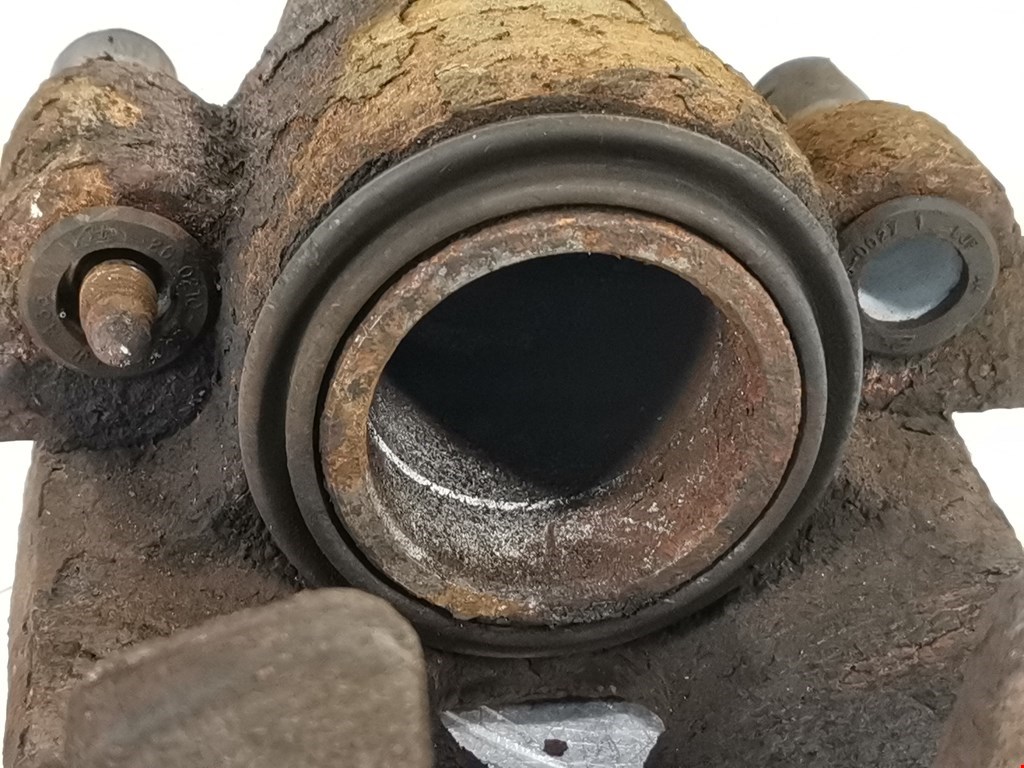 Суппорт передний левый VOLKSWAGEN Golf III 1991-1997