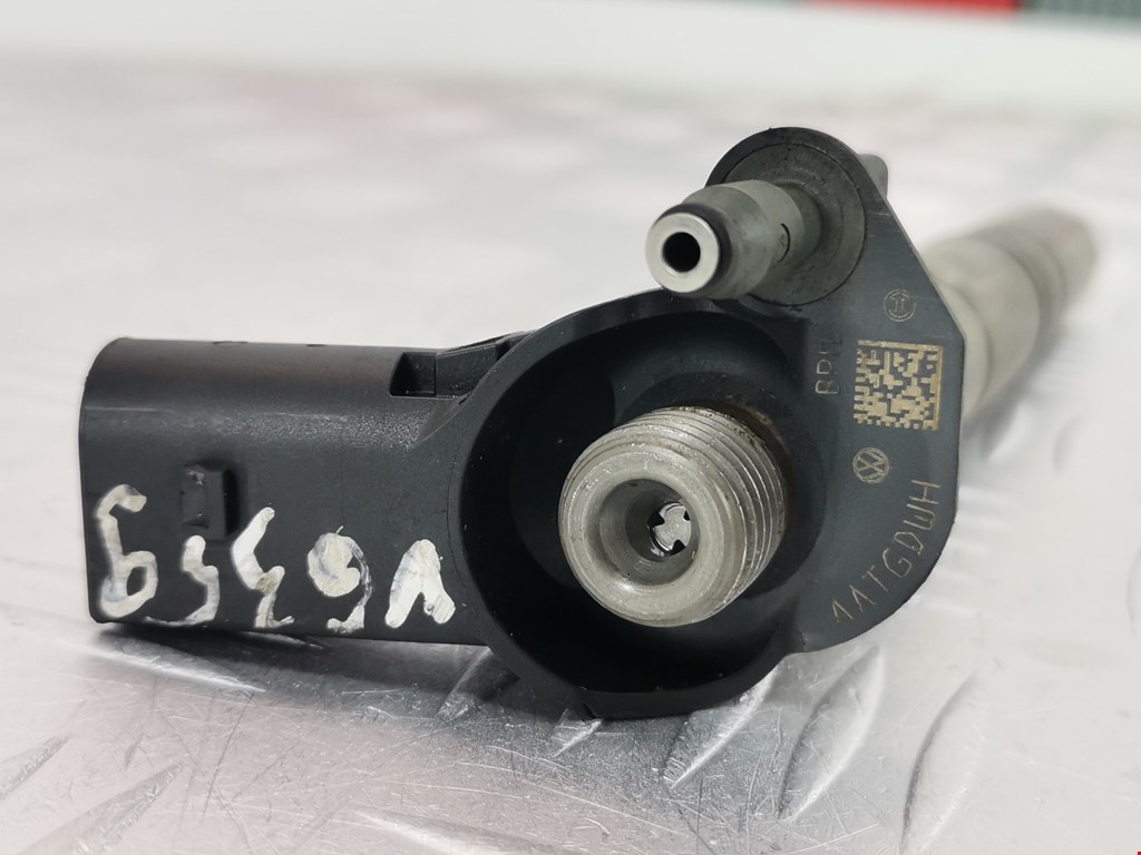 Форсунка дизельная электрическая VOLKSWAGEN Passat B6 2005-2011