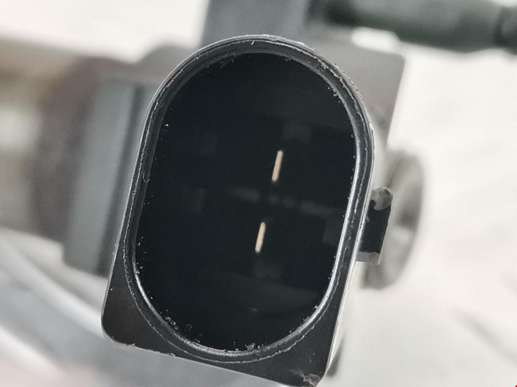 Форсунка дизельная электрическая VOLKSWAGEN Passat B6 2005-2011