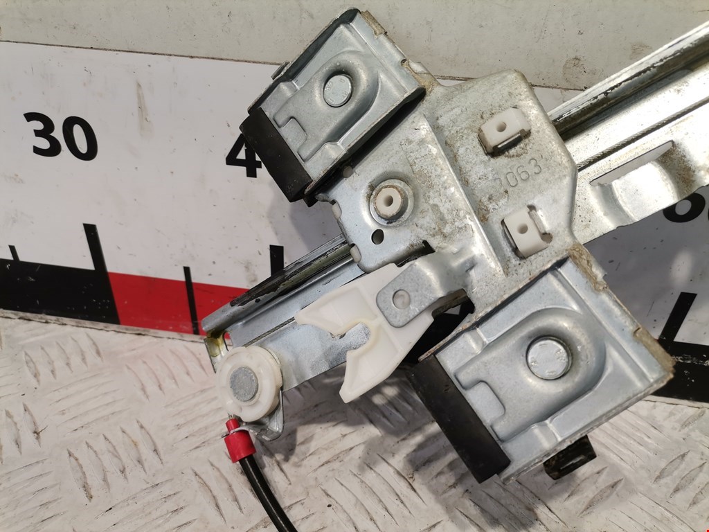 Стеклоподъемник задний левый FORD Fiesta 2008-2012