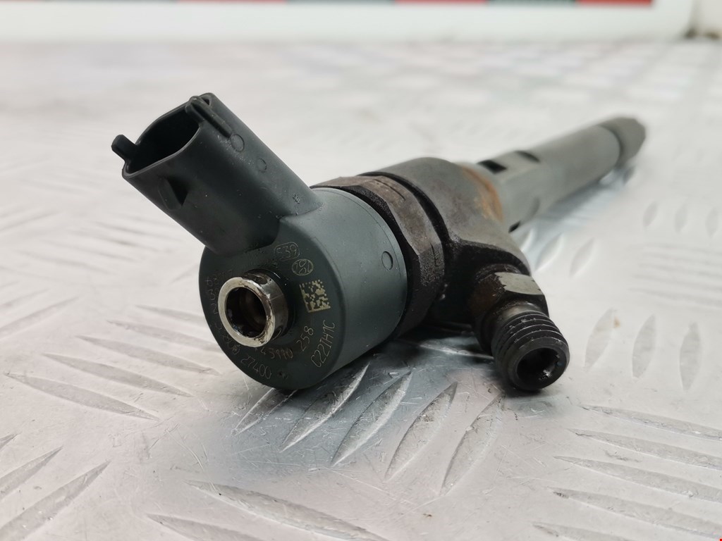 Форсунка дизельная электрическая KIA Carens 1999-2002