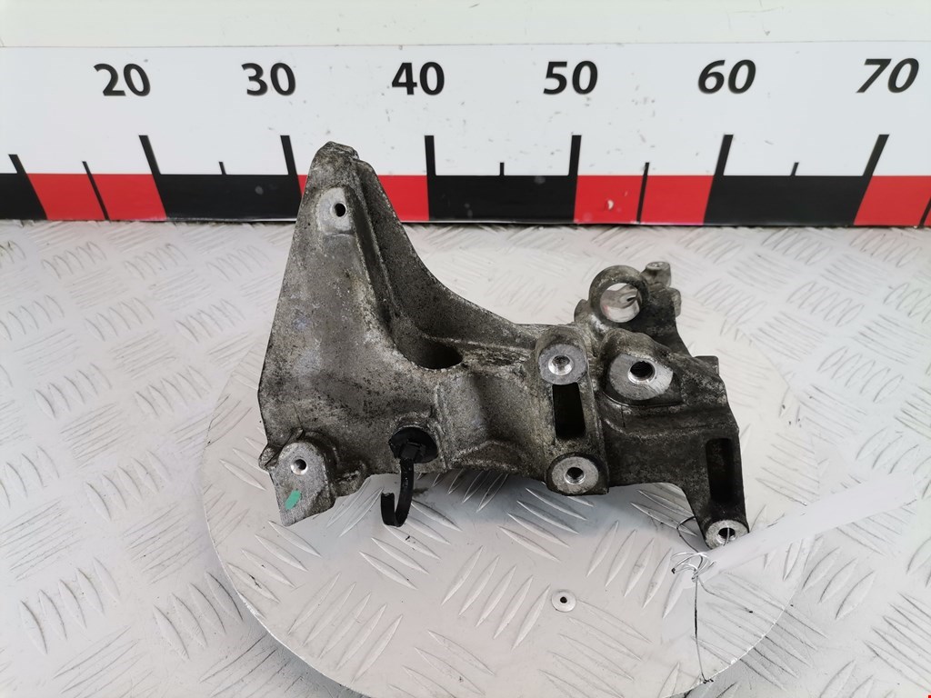 Кронштейн генератора Peugeot 308 (2007-2015)