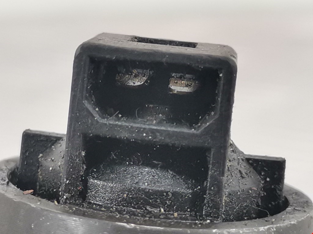 Форсунка дизельная электрическая VOLKSWAGEN Passat B6 2005-2011