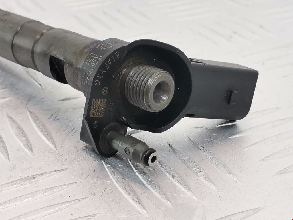 Форсунка дизельная электрическая VOLKSWAGEN Passat B6 2005-2011