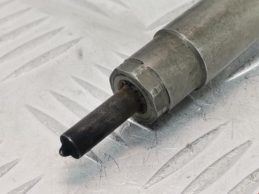 Форсунка дизельная электрическая VOLKSWAGEN Passat B6 2005-2011