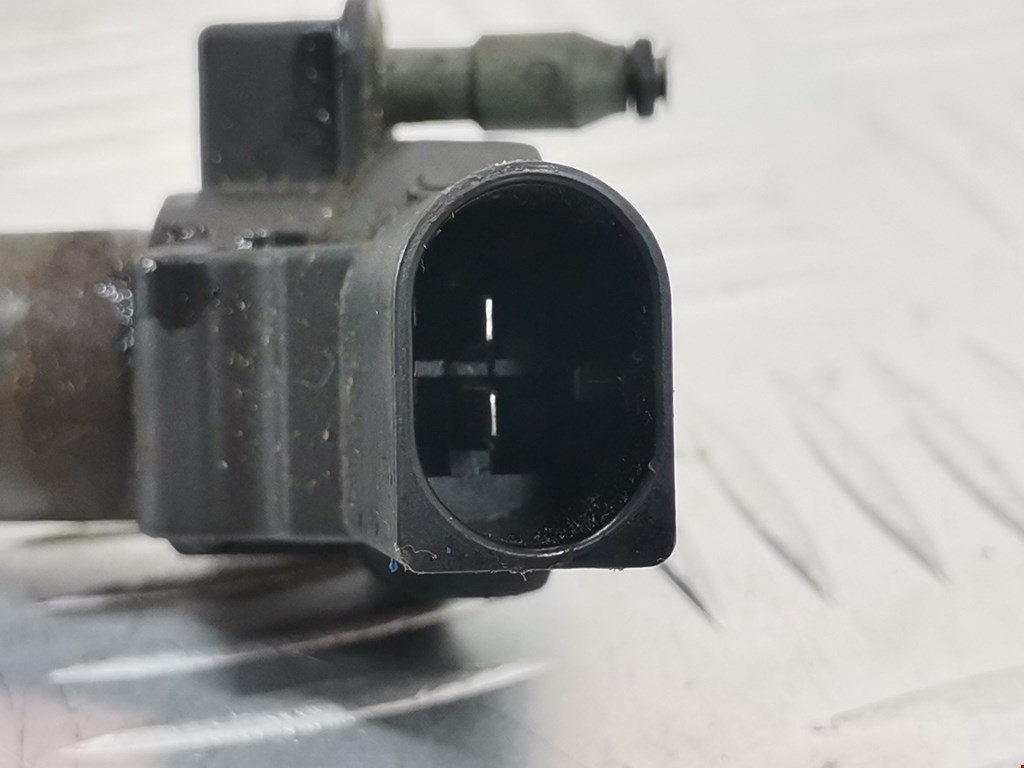 Форсунка дизельная электрическая VOLKSWAGEN Passat B6 2005-2011