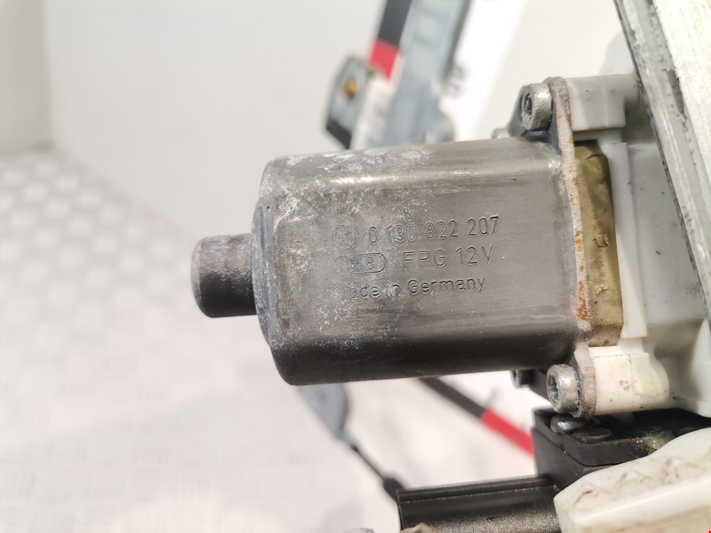 Стеклоподъемник передний правый MITSUBISHI Colt Z3 2003-2012