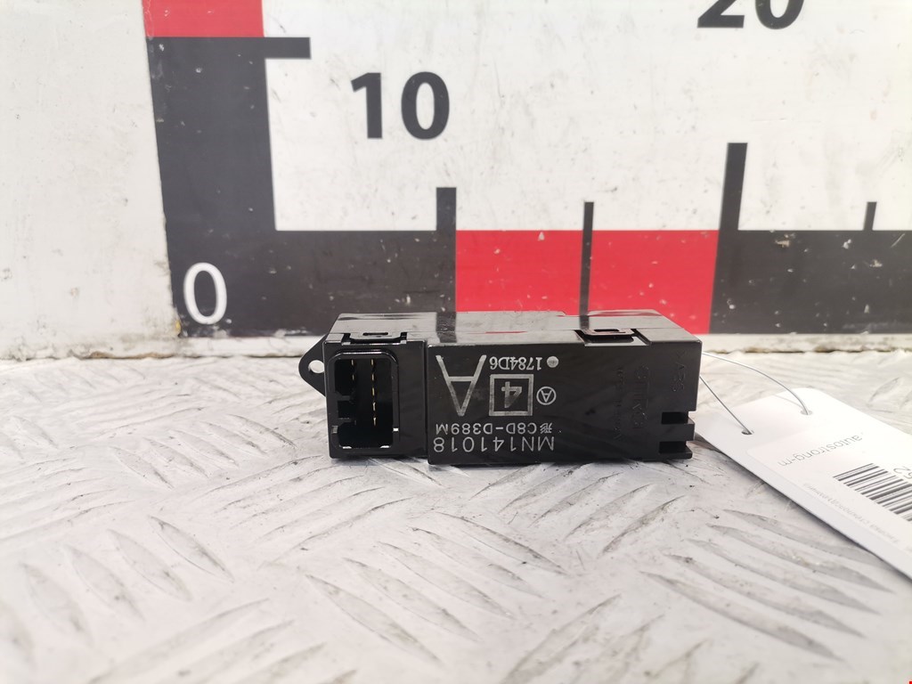 Кнопка стеклоподъемника MITSUBISHI Colt Z3 2003-2012