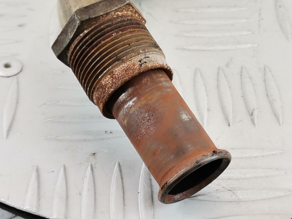 Трубка картерных газов NISSAN Primera P11 1996-2002