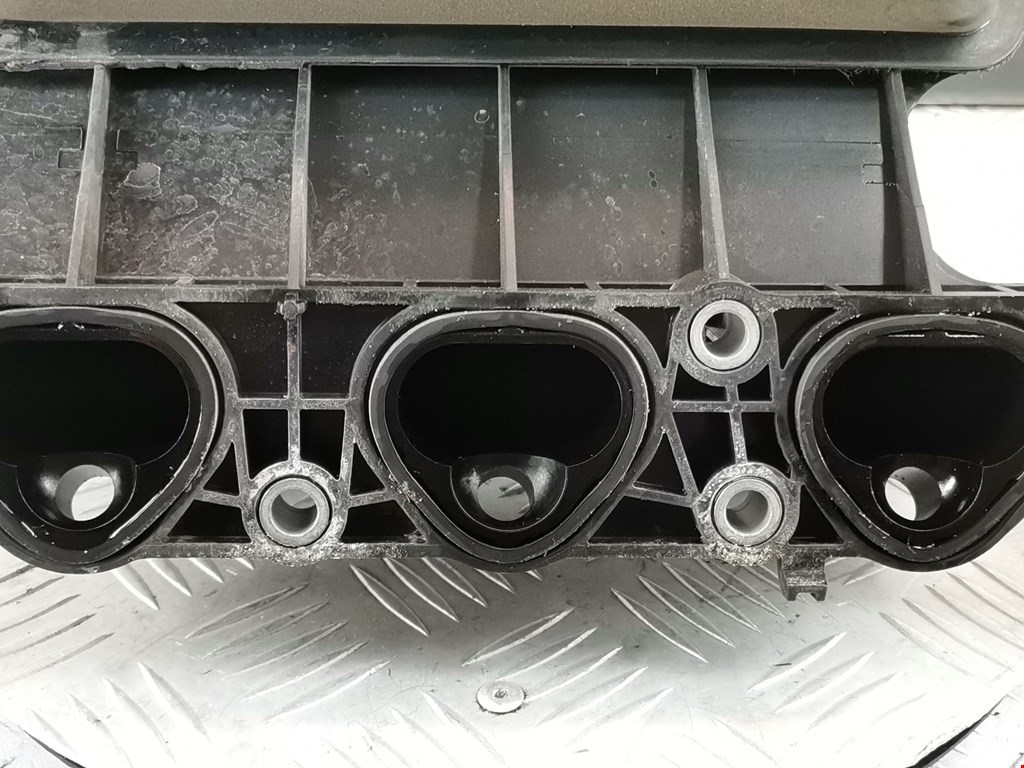 Коллектор впускной SKODA Fabia MK2 5J 2007-2014