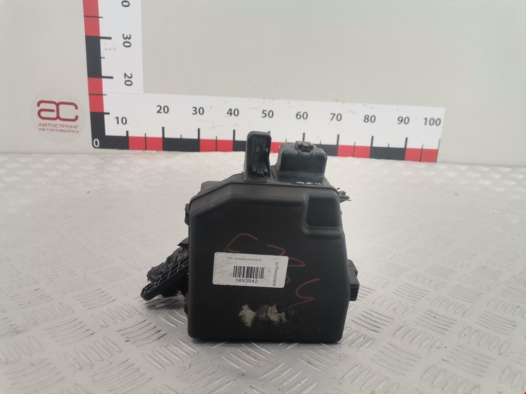 Датчик уровня в бачок омывателя TOYOTA Yaris II XP50 2005-2011