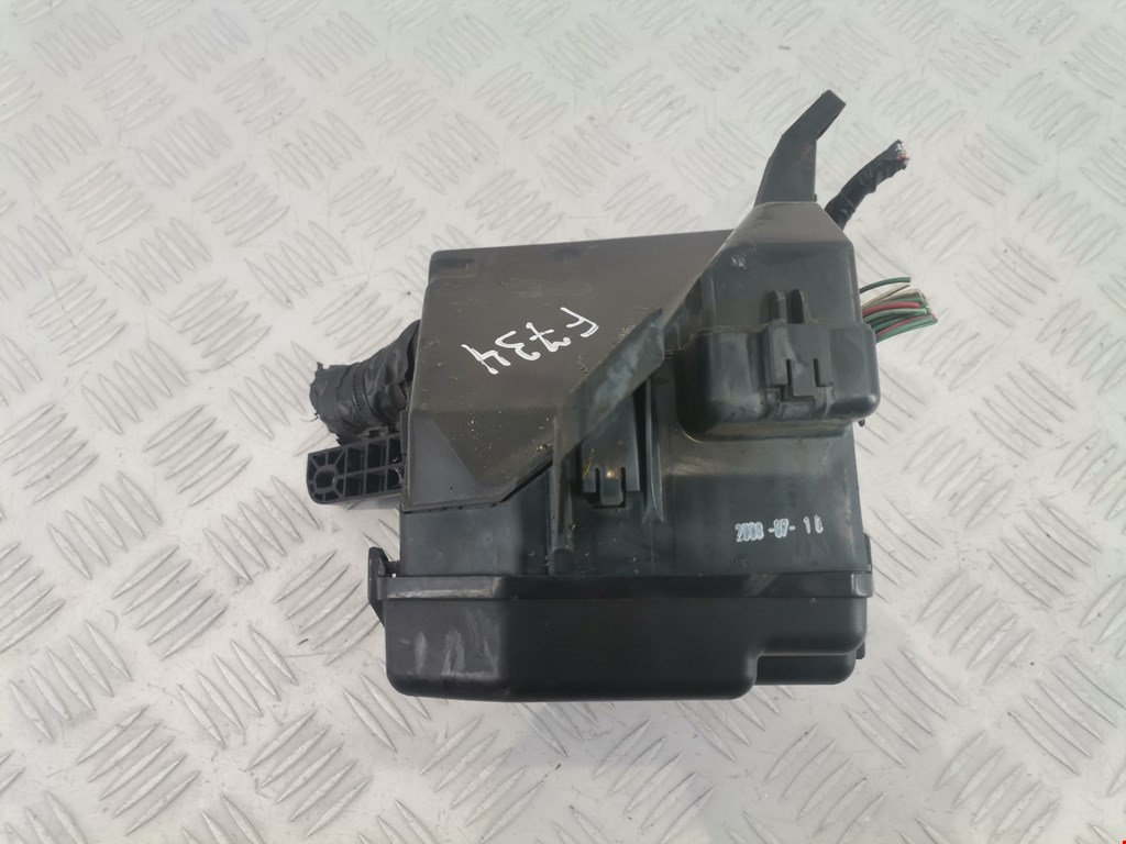 Датчик уровня в бачок омывателя TOYOTA Yaris II XP50 2005-2011