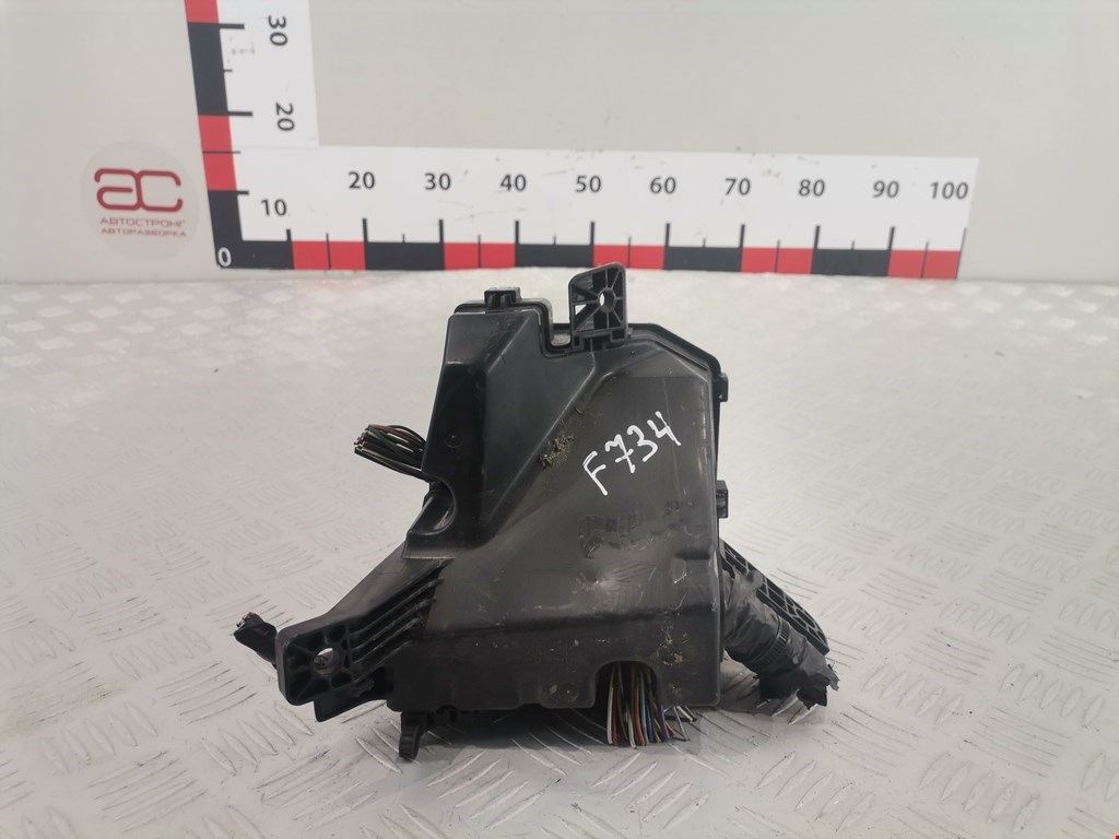 Датчик уровня в бачок омывателя TOYOTA Yaris II XP50 2005-2011