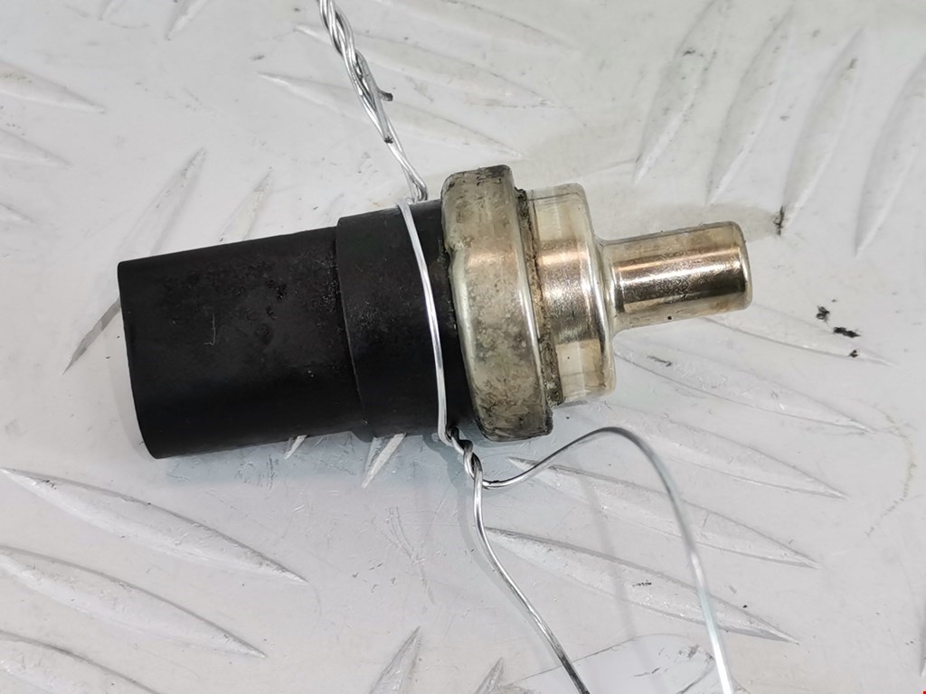 Датчик температуры (охлаждающей жидкости) VOLKSWAGEN Passat B5 1997-2005