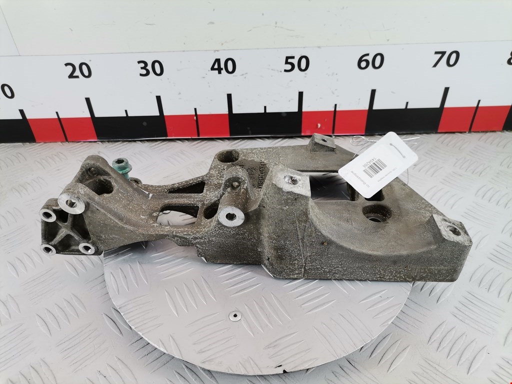 Кронштейн генератора SEAT Altea 2004-2015