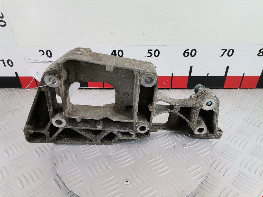 Кронштейн генератора SEAT Altea 2004-2015