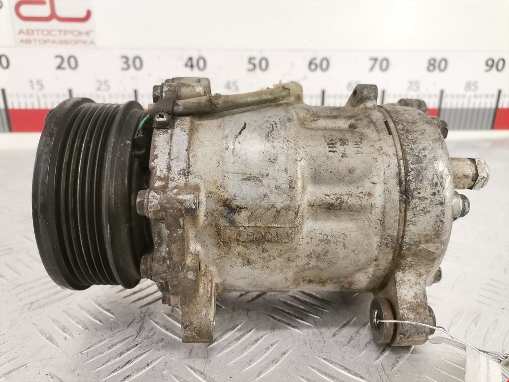Компрессор кондиционера Volkswagen Polo 3 (1994-2002)