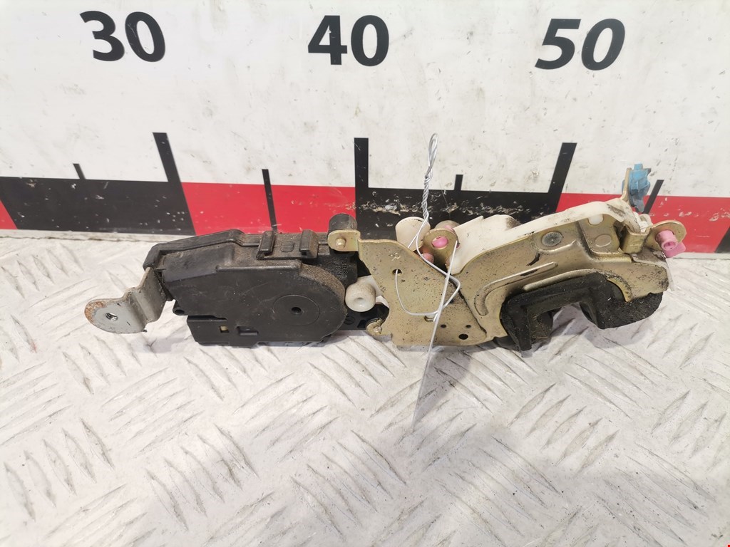 Замок двери передней правой SUBARU Impreza 1992-2000