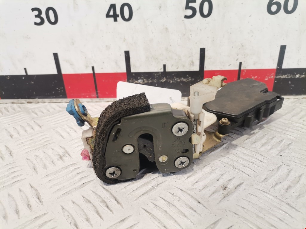 Замок двери передней правой SUBARU Impreza 1992-2000