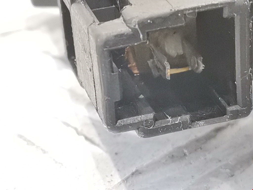 Замок двери передней правой SUBARU Impreza 1992-2000