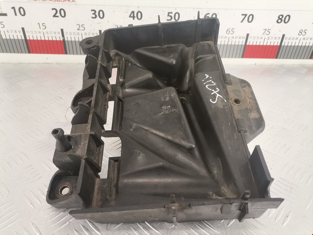 Крепление АКБ (корпус/подставка) VOLKSWAGEN Polo IV 2001-2009