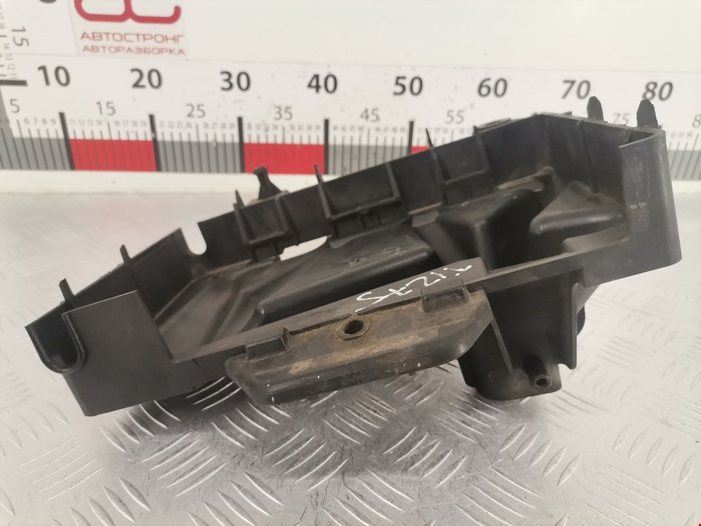 Крепление АКБ (корпус/подставка) VOLKSWAGEN Polo IV 2001-2009