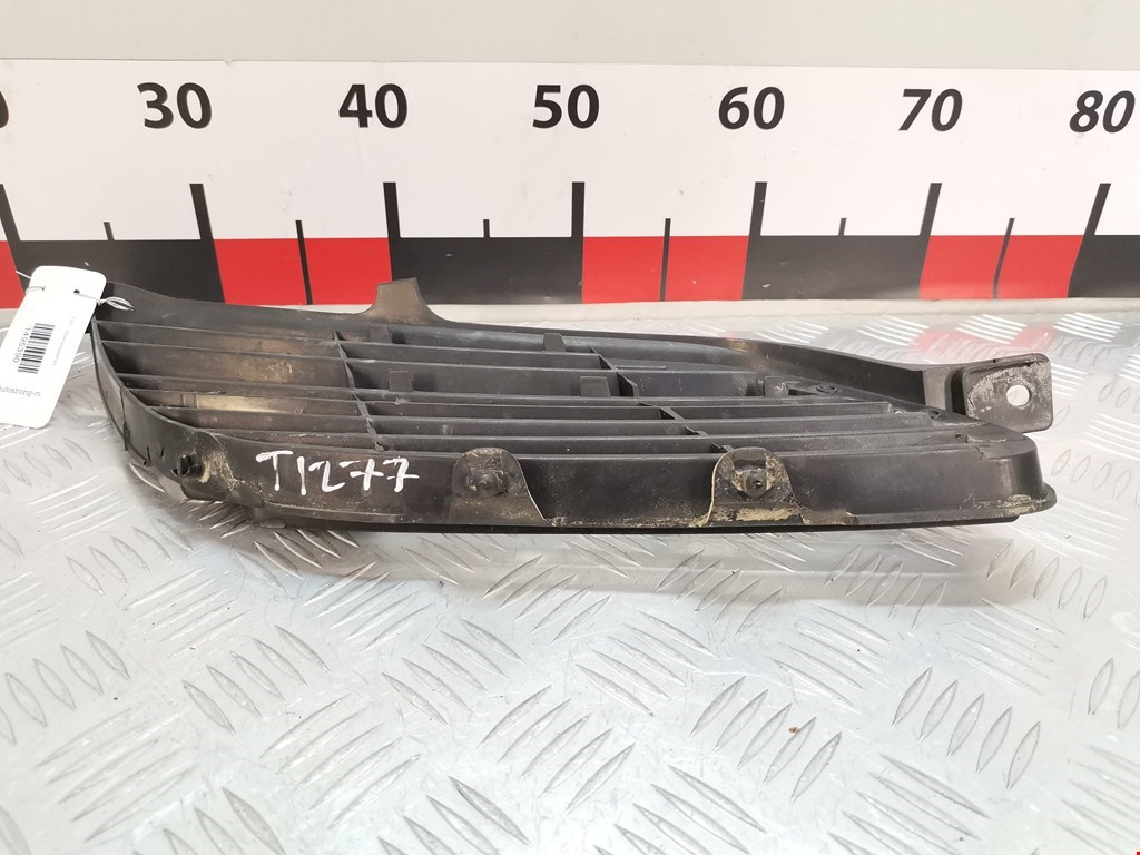 Решетка радиатора NISSAN Almera Tino 2000-2006