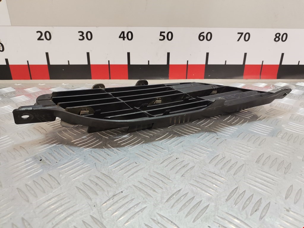 Решетка радиатора NISSAN Almera Tino 2000-2006