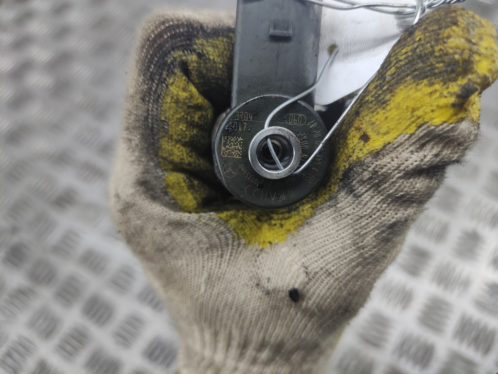 Форсунка дизельная электрическая MERCEDES-BENZ C-Class C-klasse W203 2000-2007