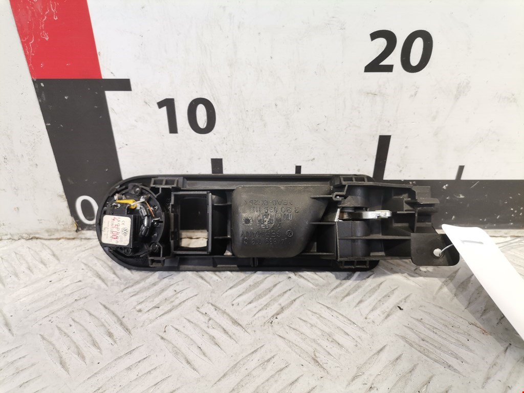 Ручка дверная задняя внутренняя левая VOLKSWAGEN Passat B5 1997-2005