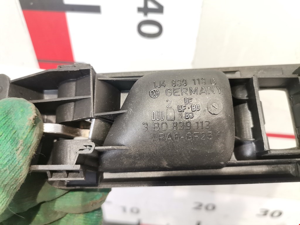 Ручка дверная задняя внутренняя левая VOLKSWAGEN Passat B5 1997-2005