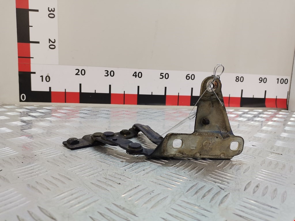 Петля капота левая/правая SEAT Altea 2004-2015