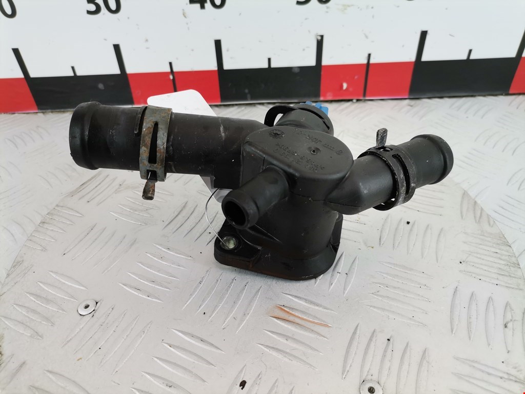 Фланец двигателя системы охлаждения AUDI A3 8L 1996-2003